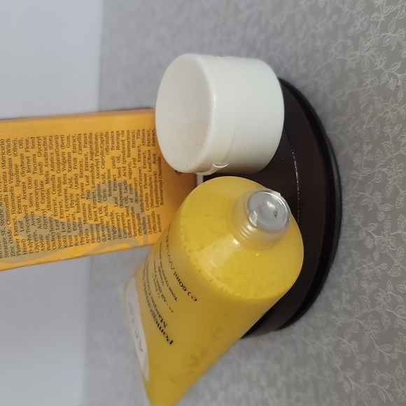 APTO Skincare Pomegranate Mask - Picture 10 of 10